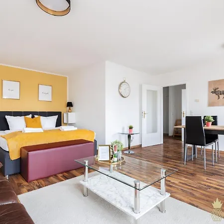 Pineapple - Mitte Iii - Free Parking